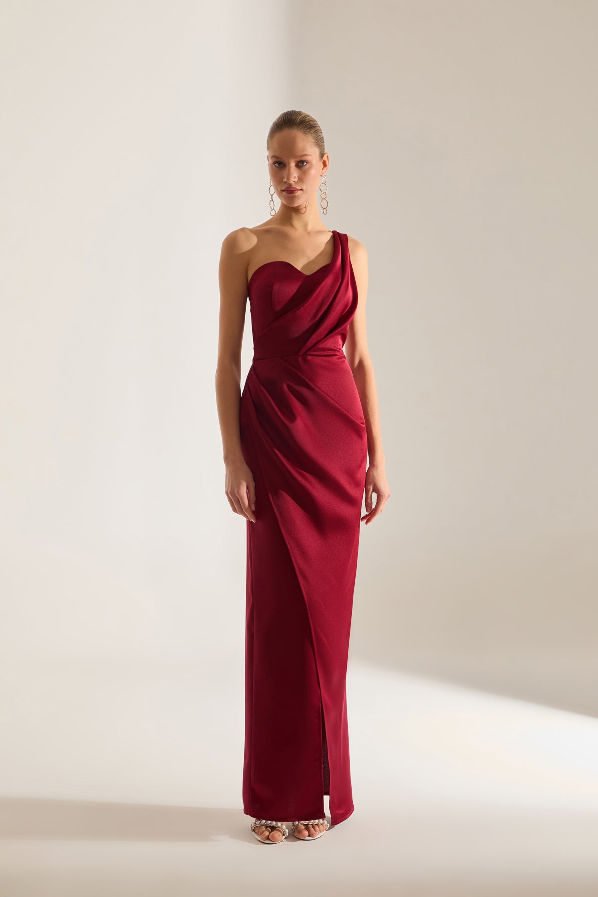 DARK RED EVENING DRESS WITH OLA TEK SLEEVE AND FLAG