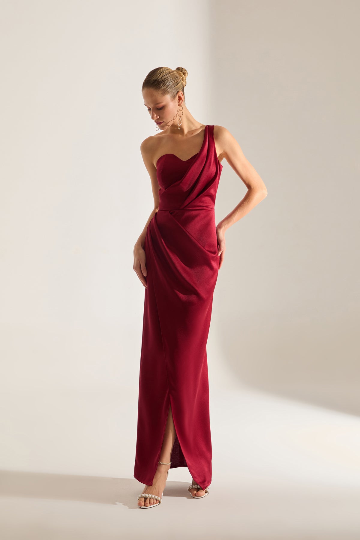 DARK RED EVENING DRESS WITH OLA TEK SLEEVE AND FLAG