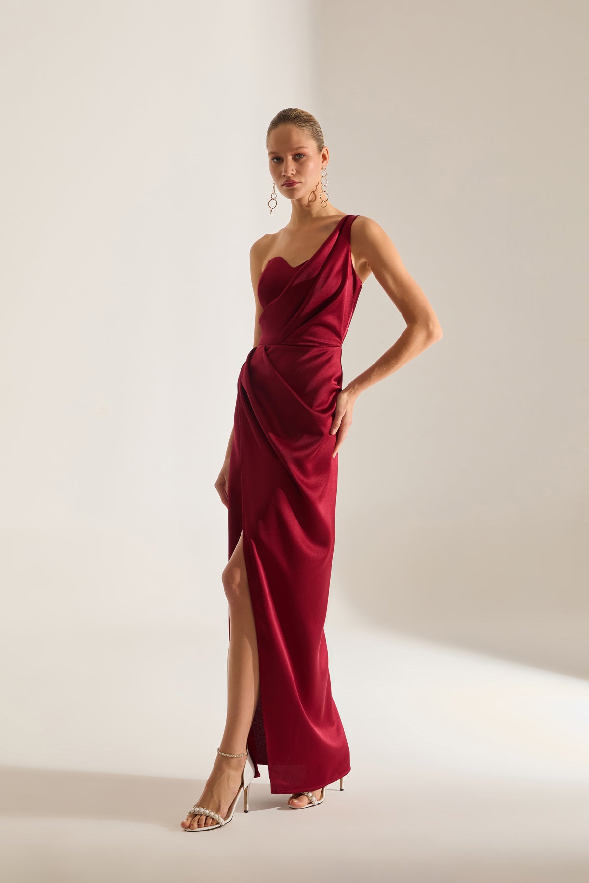 DARK RED EVENING DRESS WITH OLA TEK SLEEVE AND FLAG