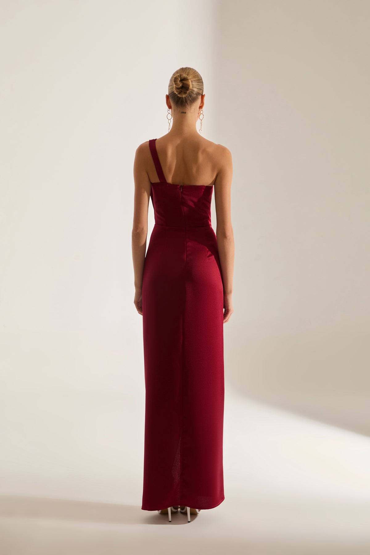 DARK RED EVENING DRESS WITH OLA TEK SLEEVE AND FLAG