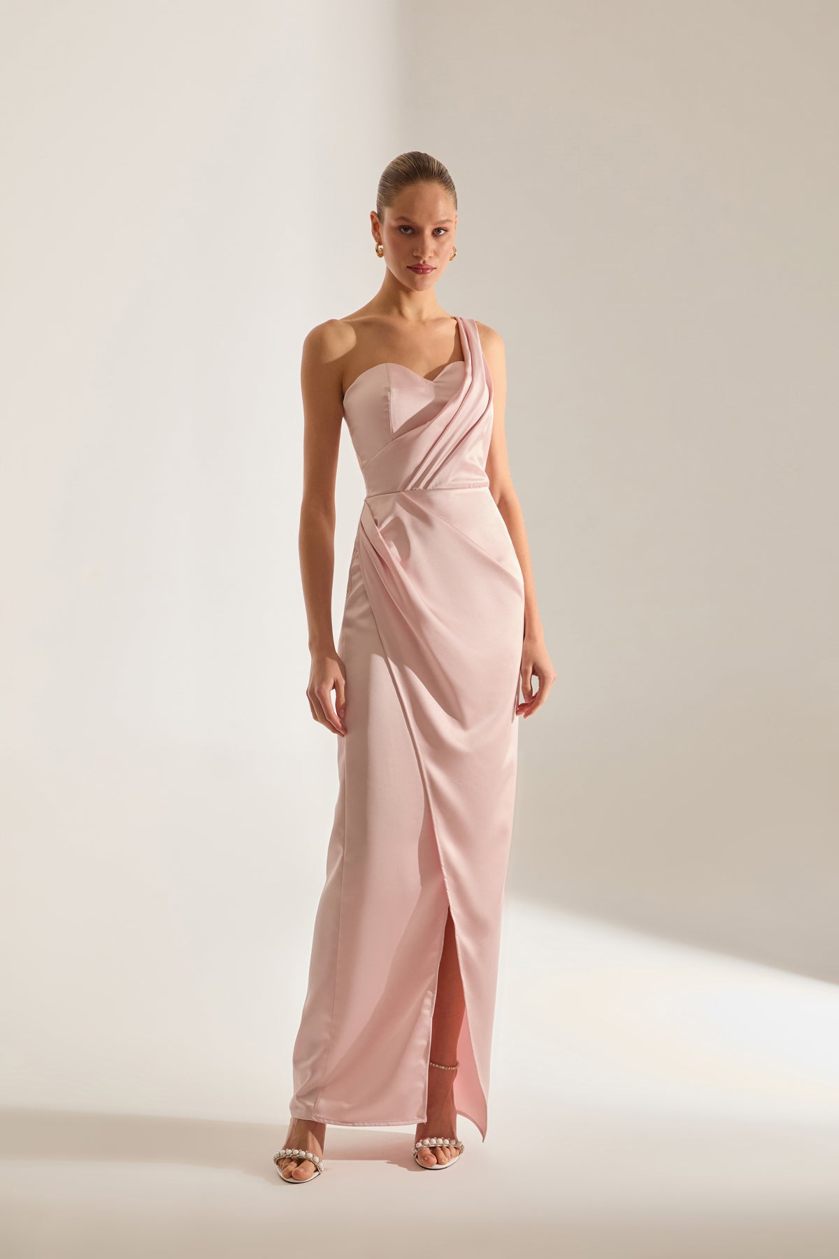 SLEEVELESS DRESS WITH DRAPED DETAIL IN POWDER PINK