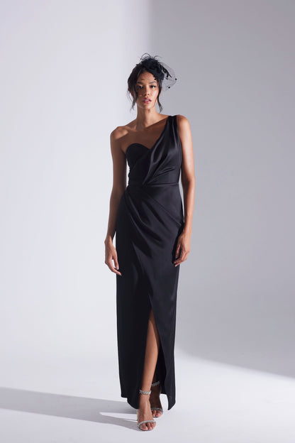 BLACK EVENING DRESS WITH SLEEVES