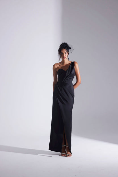 BLACK EVENING DRESS WITH SLEEVES