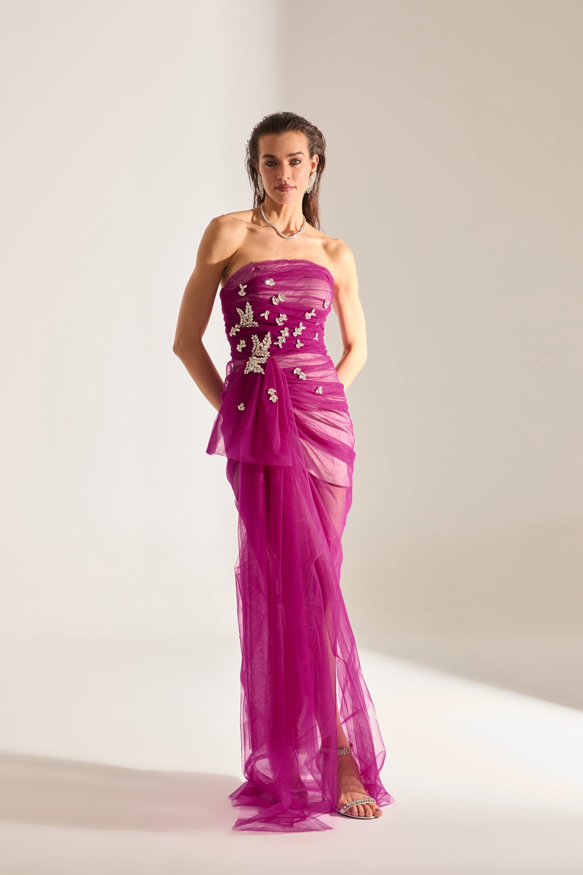 Olivia Taşverzierte Fuchsia Tüllkleid