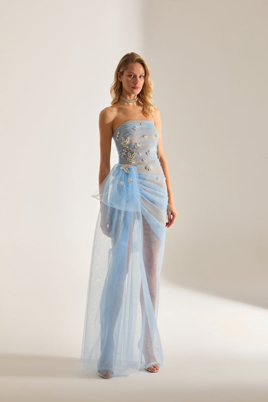 Robe en tulle bleu clair avec des broderies en pierre d'Olivia