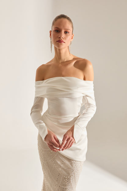 Robe de Mariage Blanche à Épaules Dénudées avec Détails en Pierre Taillée Lavine